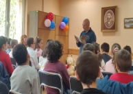 16.04.2025 г. Среща с детския писател Борко Бърборко. 16.04.2025 г. Среща с детския писател Борко Бърборко.