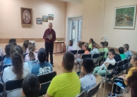 23.04.2025 г. Среща с детския писател Борко Бърборко. 23.04.2025 г. Среща с детския писател Борко Бърборко.