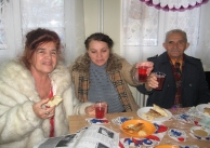 21.12.2011 г. Творците от литературния клуб празнуват Коледа 21.12.2011 г. Творците от литературния клуб празнуват Коледа